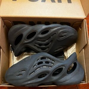 Yeezy Foam Runner (Infants) 5yrs Old